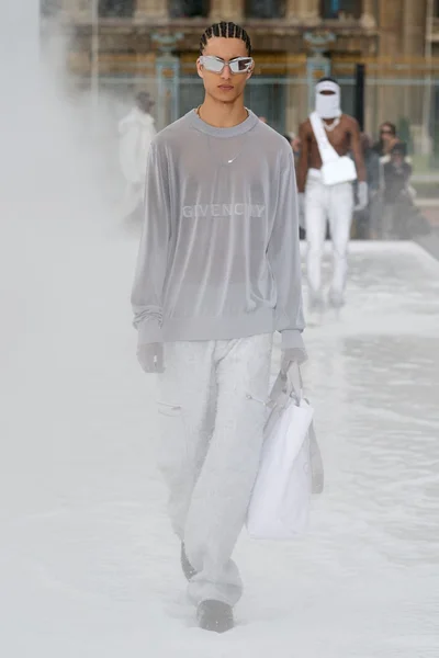 Look 31